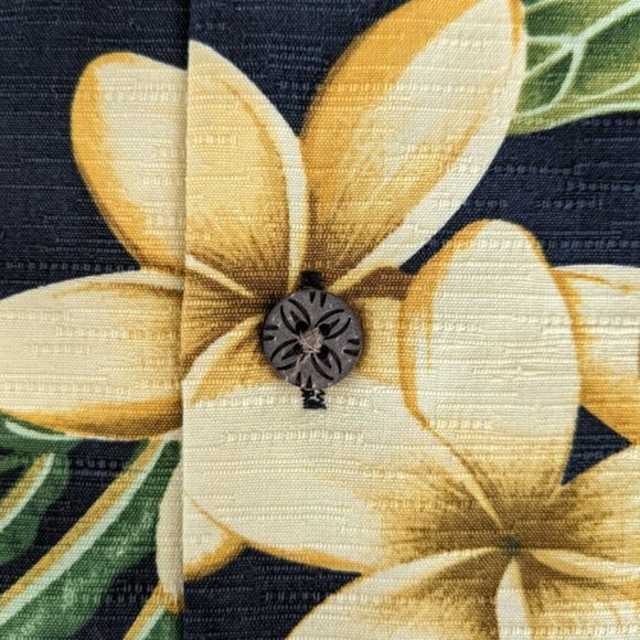 Tommy Bahama silk shirt - Picture 7 of 13